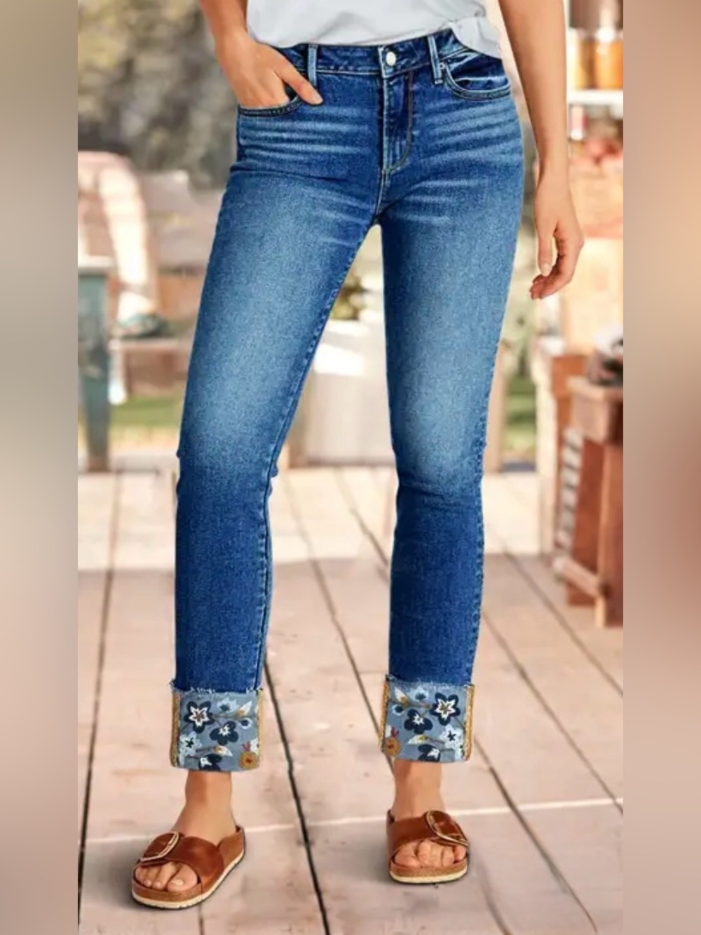 Flamingals ~ NWT ~ Roll Hem Floral Embroidery Mid Waist Straight Leg Crop Jeans